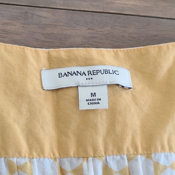 Mustard Geometic Top - Picture 2 of 3